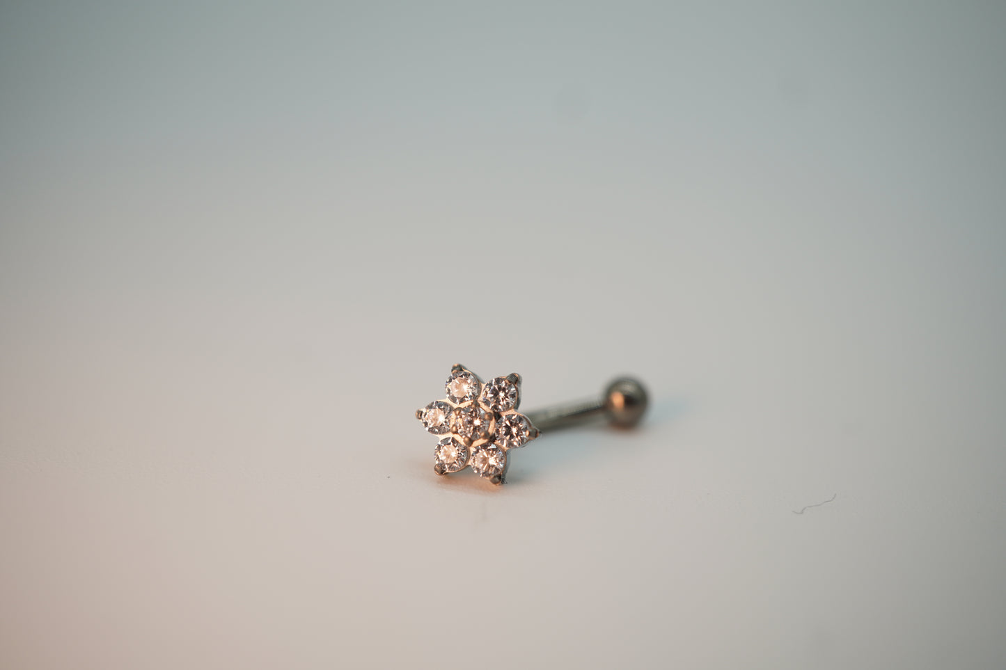 Rook-Spezial-Bumen-Piercing mit 7 Kristallen / Silberfarben Banane