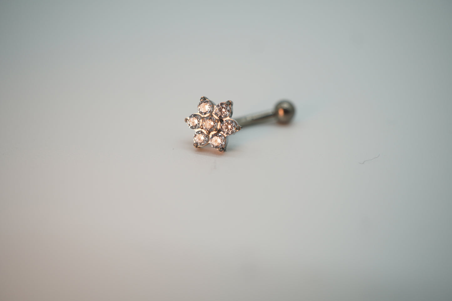 Rook-Spezial-Bumen-Piercing mit 7 Kristallen / Silberfarben Banane